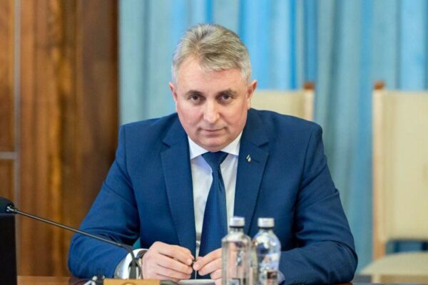 Ministrul Bode a luat apărarea IPJ Cluj în cazul accidentului manelistului Culiță Sterp. „Comunicarea a fost una corectă”