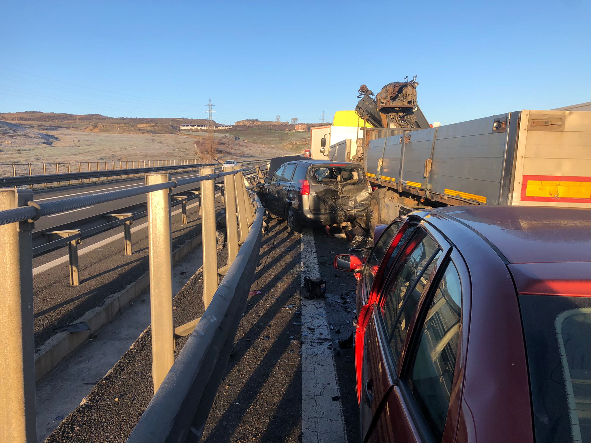 ACCIDENT pe A3. Carambol cu 8 mașini și două tiruri. Două persoane transportate la spital