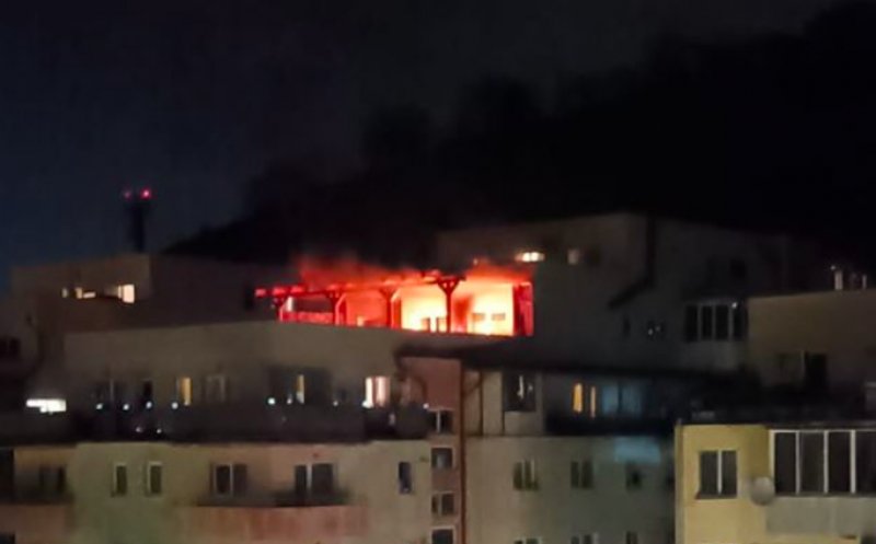 INCENDIU la mansarda unui bloc din Florești. Pompierii au intervenit