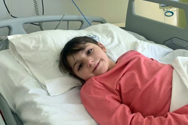 Micuța din Ucraina care și-a găsit îngerul salvator. Un clujean merită titlul de Eroul al Ucrainei