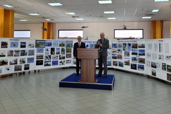 Aeroportul Internaţional „Avram Iancu” Cluj a celebrat Ziua Internaţională a Aviaţiei Civile cu o expoziţie de fotografii şi machete inedite