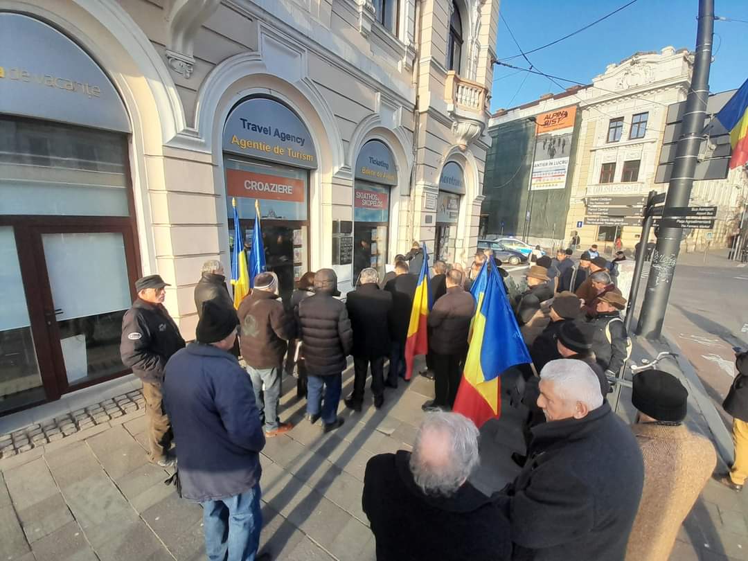 Protestul revoluționarilor clujeni în ziua comemorării celor 33 de ani de la Revoluția ’89. „Vor mai mult respect” – FOTO