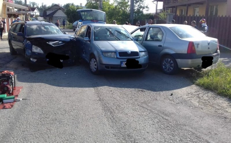 CARAMBOL cu trei mașini la Turda. Șoferii nu au păstrat distanța de siguranță