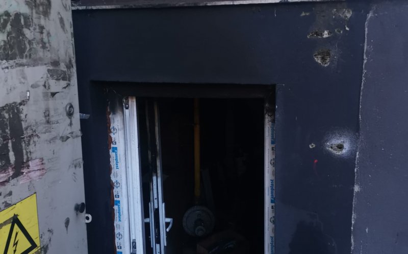 INCENDIU în a treia zi de Crăciun la parterul unui bloc de pe strada Teodor Mihali