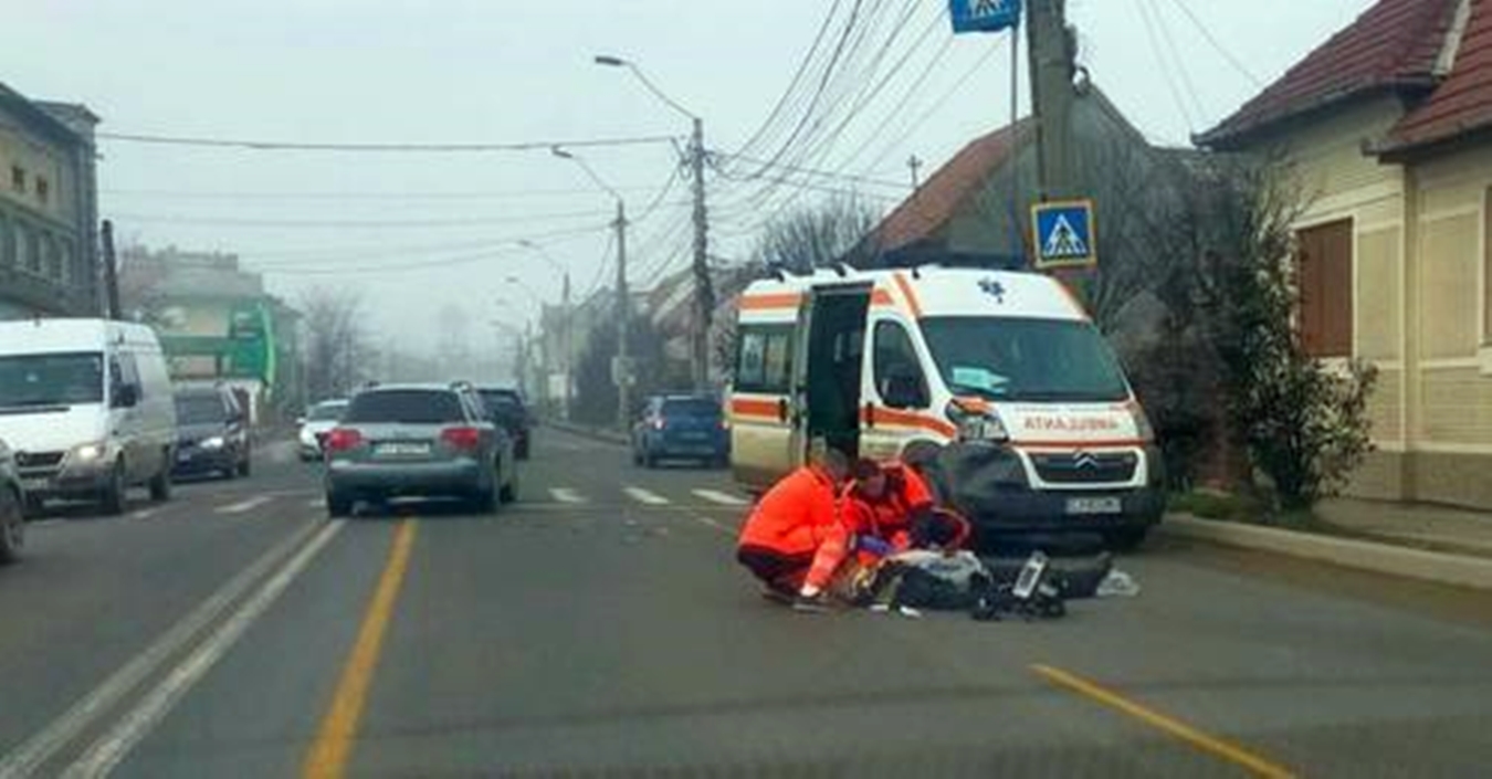 Persoană cu dizabilități lovită de o ambulanță, la Turda. Omul a ajuns la spital în stare gravă