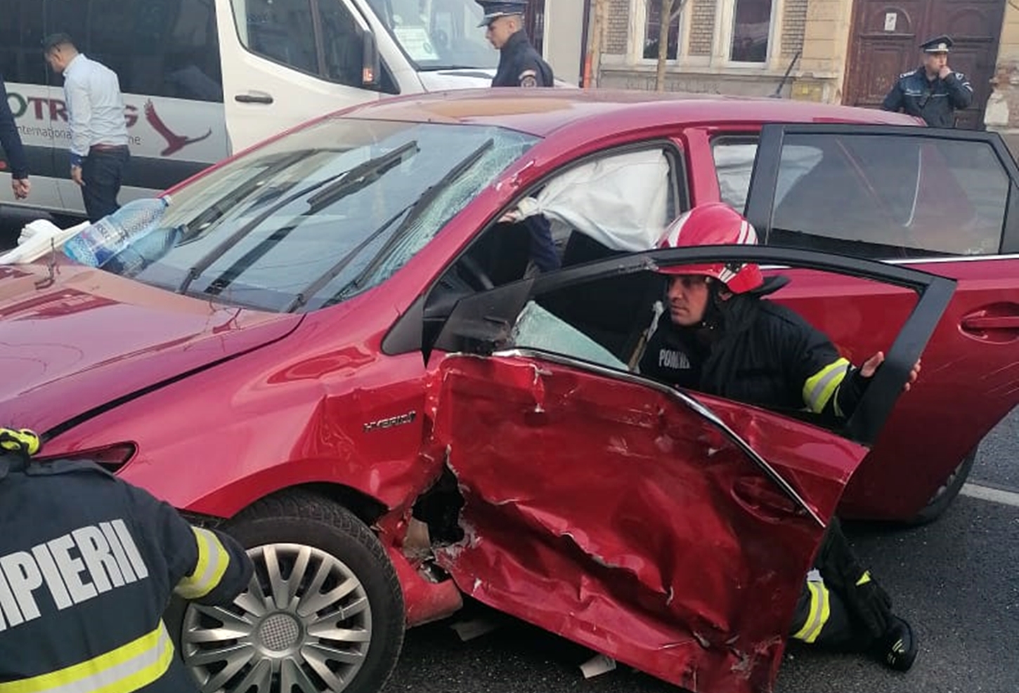 Accident în centrul Clujului. Un microbuz de la Centotrans a fost implicat