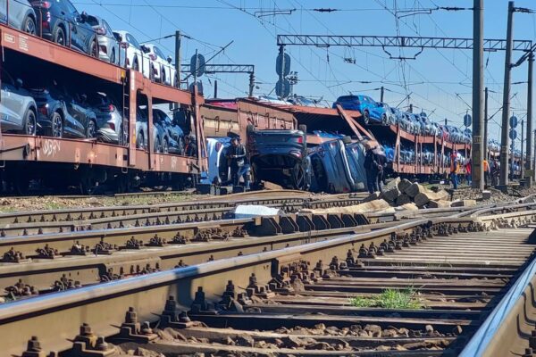 EXCLUSIV Au apărut concluziile preliminare ale accidentului de tren de la Roșiori. Un tren de persoane a intrat în plin într-un marfar