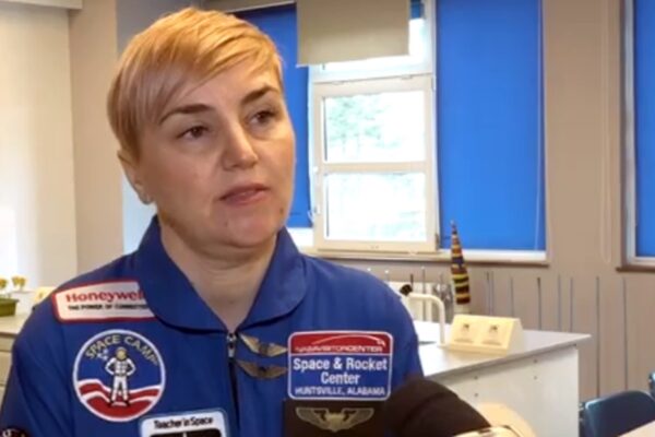 Un profesor de fizică din Cluj Napoca participă la cele mai tari misiuni ale NASA. S-a întors din America iar acum îi învață pe elevi despre spațiu