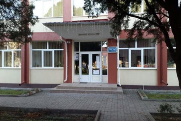 Filme indecente cu o elevă de 11 ani, de la o școală din Cluj. Poliția a deschis dosar pentru viol