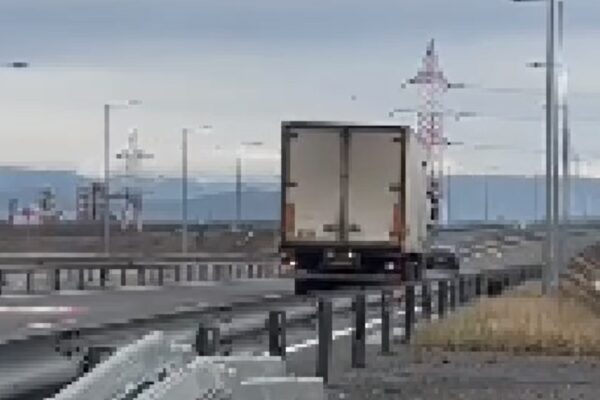 Șofer de tir din București lăsat fără permis după ce a făcut o manevră periculoasă pe Autostrada Sebeș – Turda