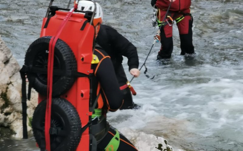 Studenți clujeni au rămas blocați pe un traseu periculos! Salvamontiștii au intervenit