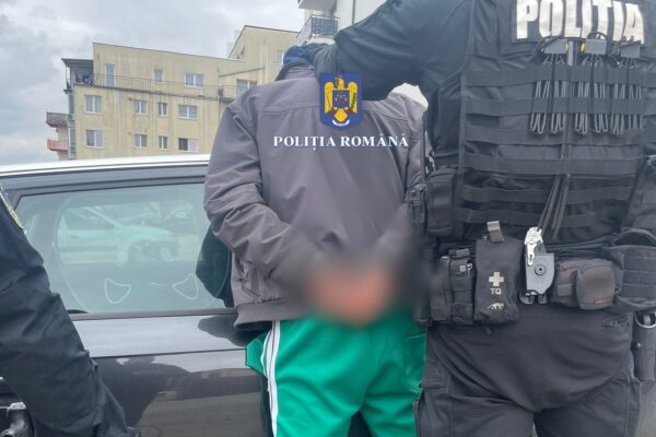 Trei bărbați au fost arestați după ce au dat o spargere la un service auto din Gilău. Prejudiciul a fost de 40.000 de lei