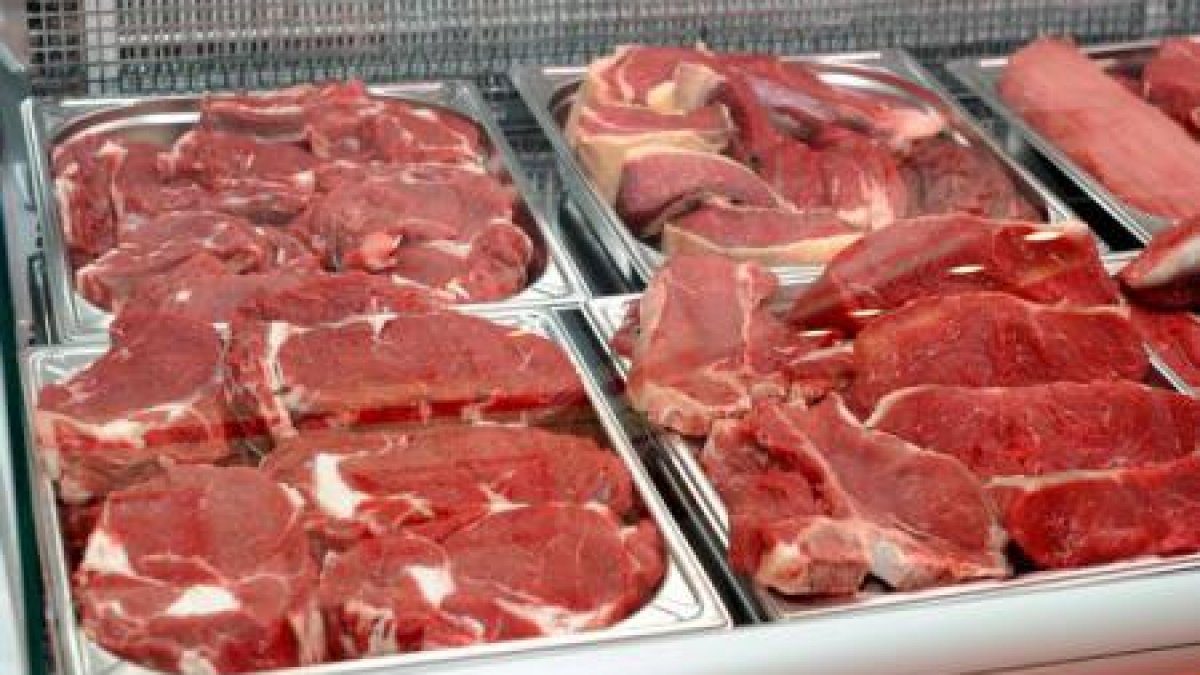 Inspectorii sanitari au aplicat amenzi de 60.000 de euro de Paște. Au fost distruse peste 100 kg de carne și brânzeturi