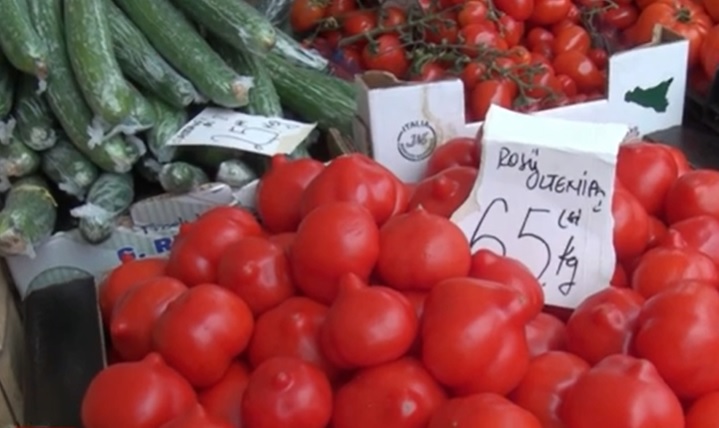 Unde se va ajunge? Un kilogram de roșii oltenești a ajuns să coste 65 lei / kg! Mai merită să cumpărăm produse românești?