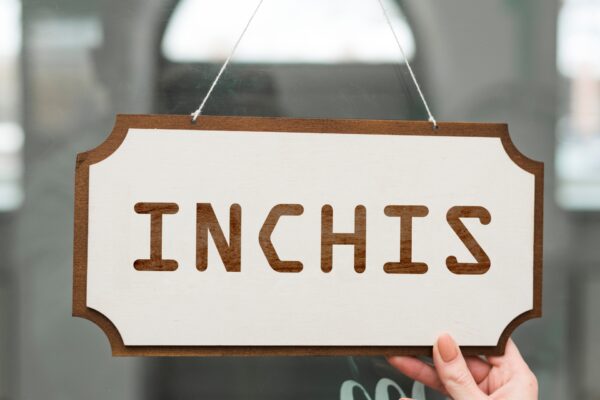 Clujul, din nou în topul radierilor de societăți comerciale. Sute de firme s-au închis în primele trei luni din 2023