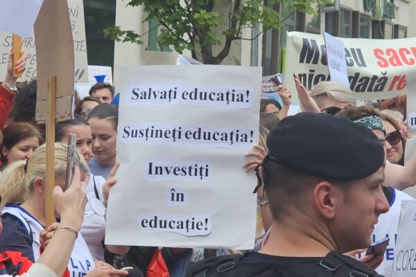 GREVA GENERALĂ continuă în educație. Guvernul a respins oferta sindicaliștilor