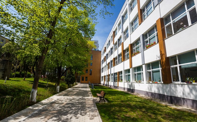 O școală gimnazială din Cluj-Napoca intră în procedură de recepție