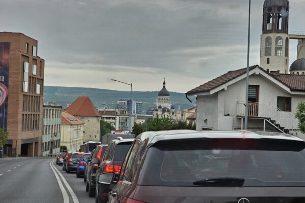E fain la Cluj. Bară la bară vineri dimineața pe Calea Turzii. Poți savura o cafea în traficul clujean – FOTO