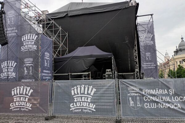 Maghiarii clujeni revoltați că afișele Zilele Clujului nu sunt multilingve: „Clujul NU E Kolozsvár”