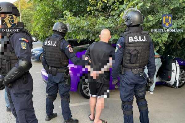 Percheziții DIICOT la Cluj și București într-un dosar de trafic de persoane. Influencerul de TikTok și patron de videochat, Vlad Obu, apropiat al fraților Tate, săltat de mascați și dus la audieri