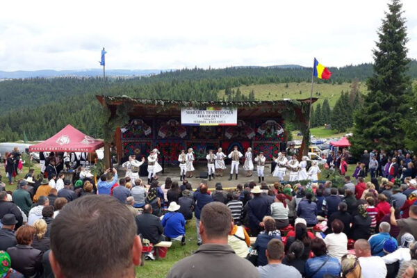 Moții sunt așteptați duminică la sărbătoarea tradițională de la Crucea Iancului, la a 68-a ediție!