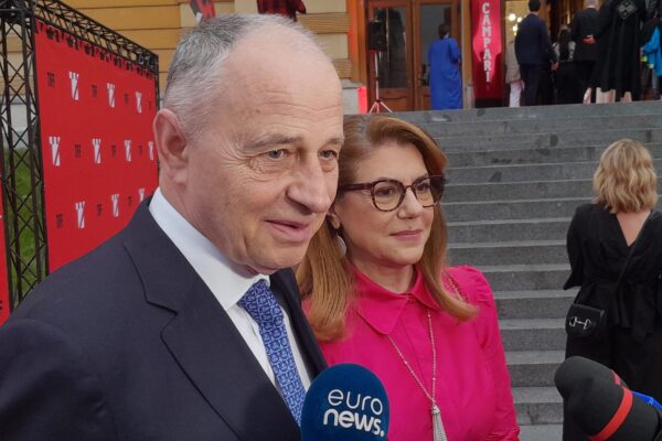 Secretarul General Adjunct al NATO, Mircea Geoană, în vizită la Baza Aeriană de la Câmpia Turzii