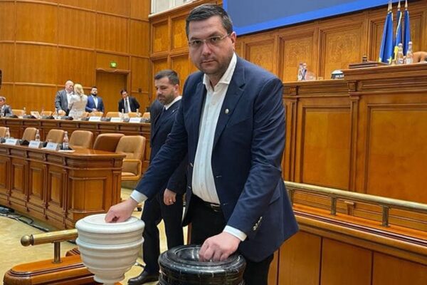 Hopa!!! A apărut și deputatul PNL de Cluj, Radu Moisin pe firmamentul politicii. Aflăm că a votat Guvernul Ciolacu, dar altceva nimic