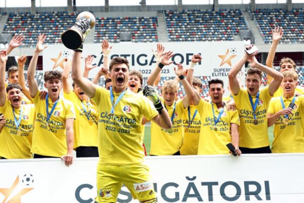 U Cluj a devenit campiona României la fotbal. Tinerii fotbaliști merită un mare bravo