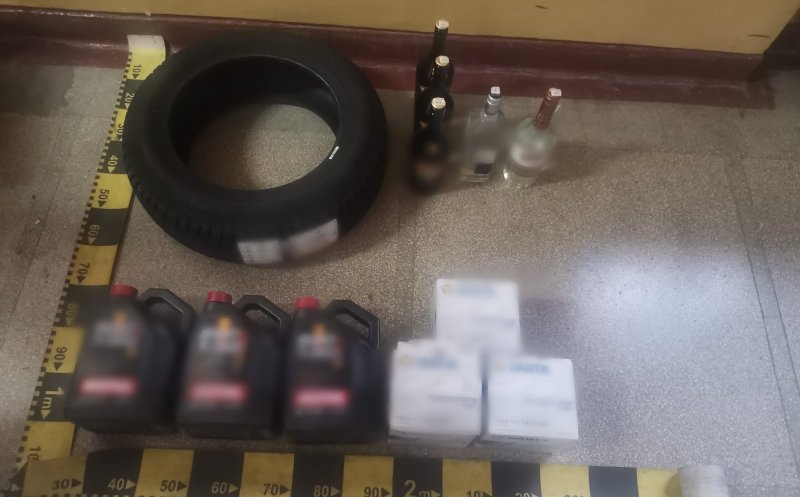 Doi bărbați au furat băuturi alcoolice și piese auto de 35.000 lei din depozitul unde lucrau. Acum sunt cercetați pentru furt calificat