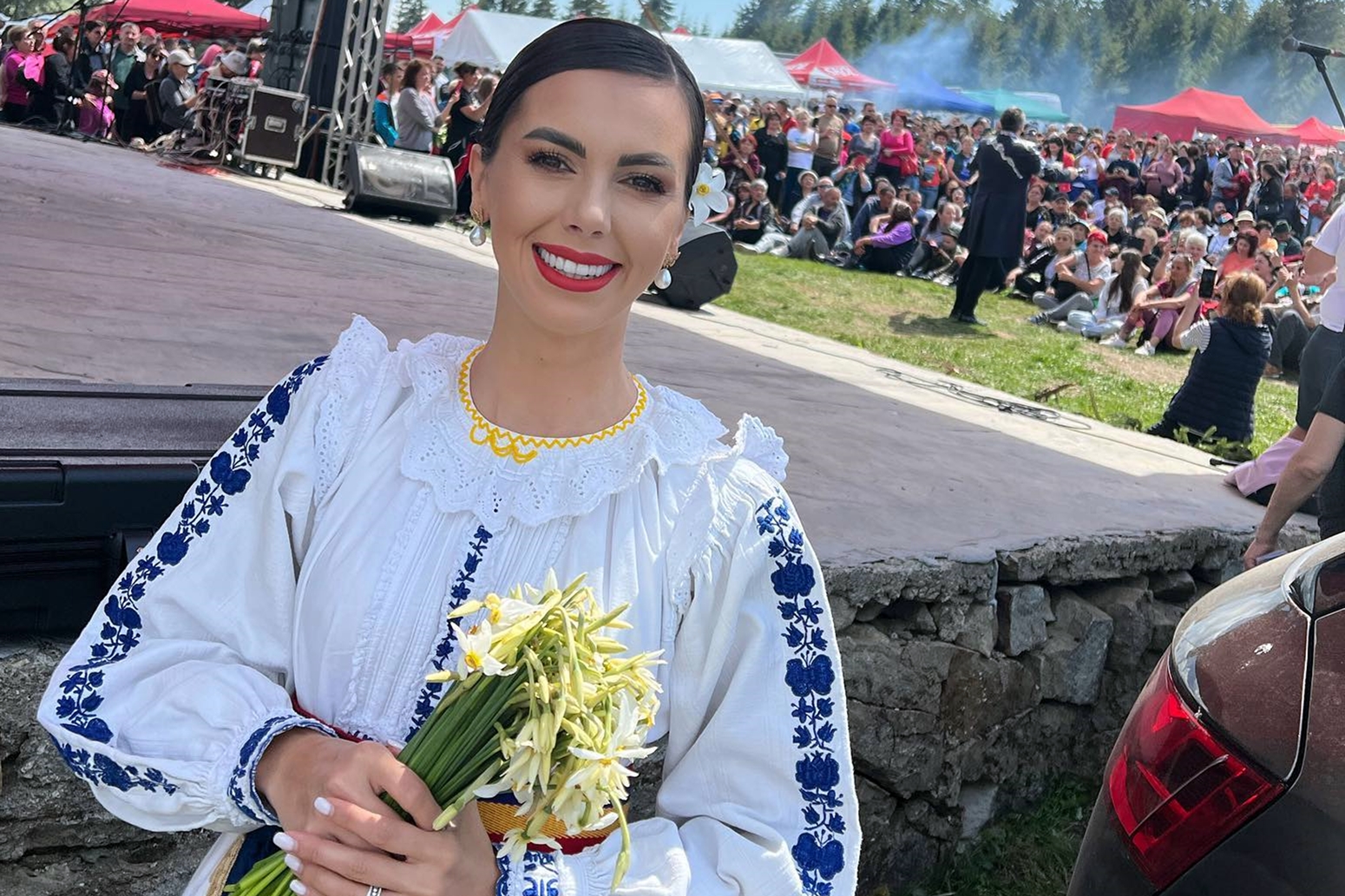 Cunoscuta cântăreață Georgiana Lobonț a fost înjurată pe scena unui festival. Jandarmii clujeni au intervenit în forță