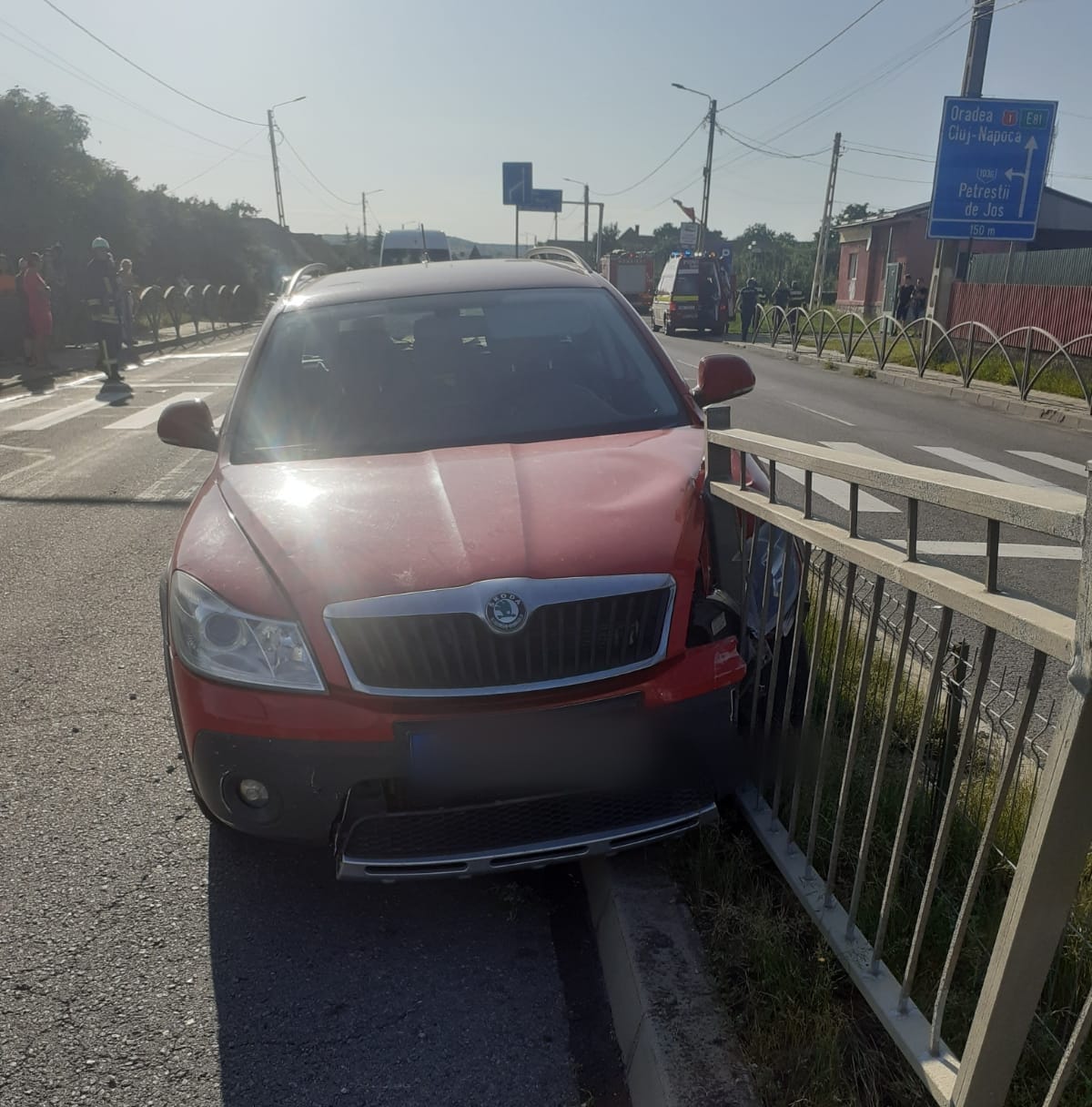 Separatoarele de sens de la Tureni sunt criminale. Autoritățile au promis de mult timp că le vor demola