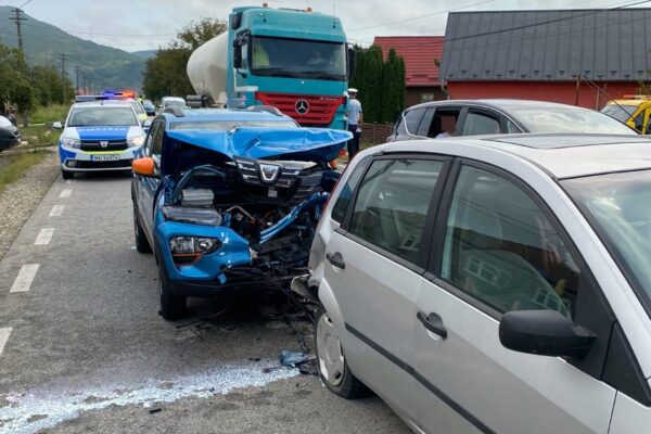 Cât de prost șofer poți să fii, să comiți un astfel de accident. Tot mai multă conducere agresivă pe șosele