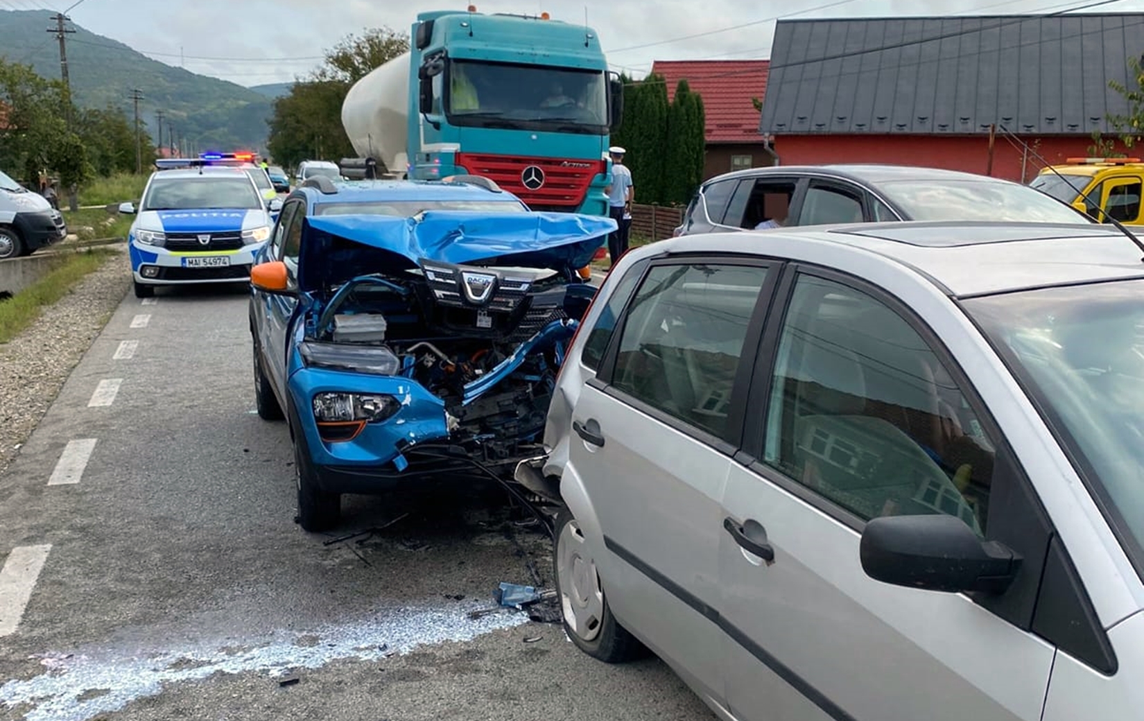 Cât de prost șofer poți să fii, să comiți un astfel de accident. Tot mai multă conducere agresivă pe șosele