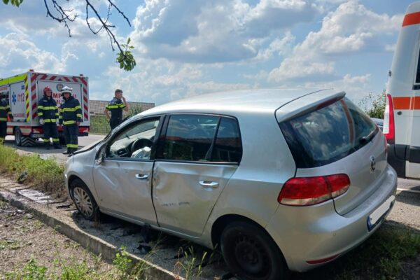 ACCIDENT la Fundătura. Victimă de 50 ani transportată la spital