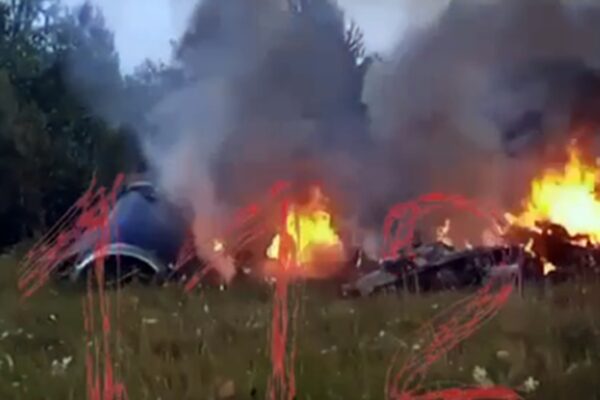 Imagini cu avionul lui Prigojin, în timp ce se prăbușește. Liderul Wagner s-ar fi aflat la bord. VIDEO!