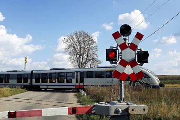 Trecerile de nivel cu calea ferată din Cluj modernizate. Investitate se ridică la 111 milioane de lei