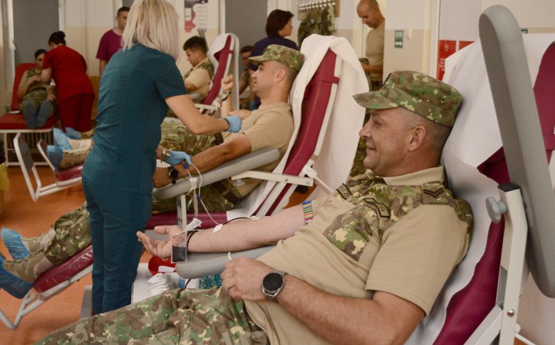 Militarii clujeni au luat parte la o campanie de donare de sânge pentru a salva vieți