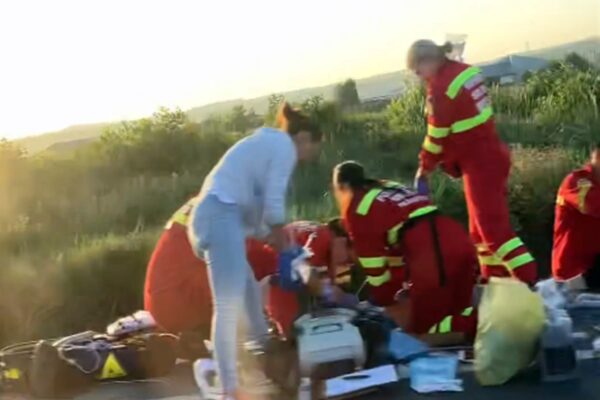 Accident grav la Izvoru Crișului. Descarcerarea este la fața locului