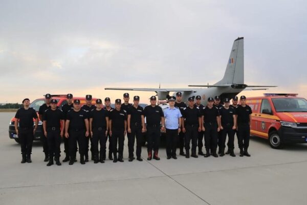 Pompieri români trimiși la o nouă misiune în străinătate. Vor ajuta la stingerea incendiilor în Corsica