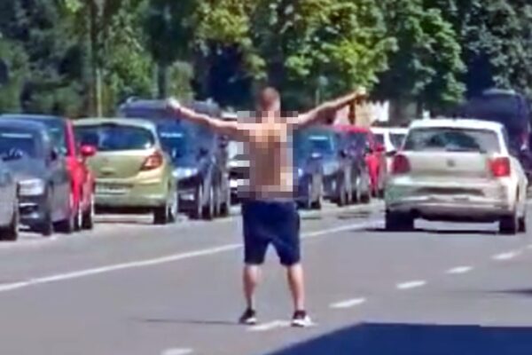 Incident grav pe strada Avram Iancu din Cluj. Un tânăr drogat și băut a oprit circulația