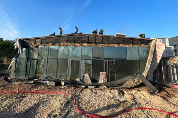 A ars un restaurant aflat în construcție. Pompierii clujeni au intervenit prea târziu