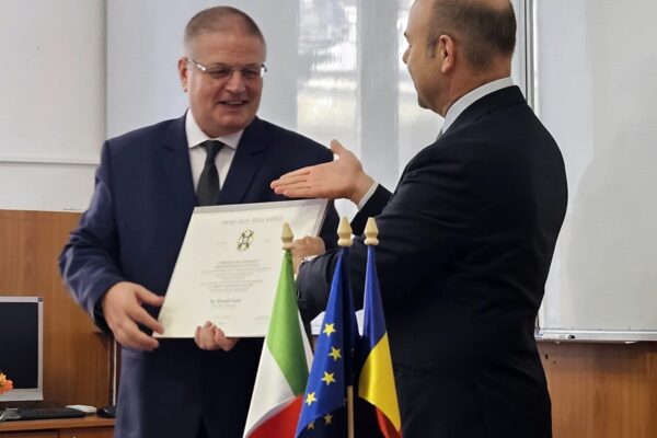 Profesor din Cluj decorat de președintele Italiei. A fost numit cavaler al Republicii Italiene