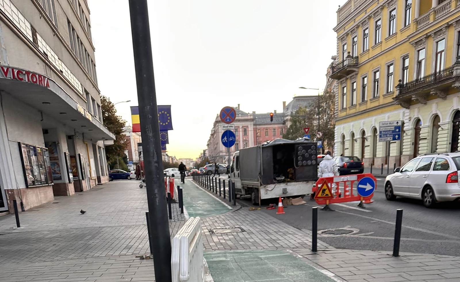 Lucrările la sistemul de canalizare, blochează circulația.