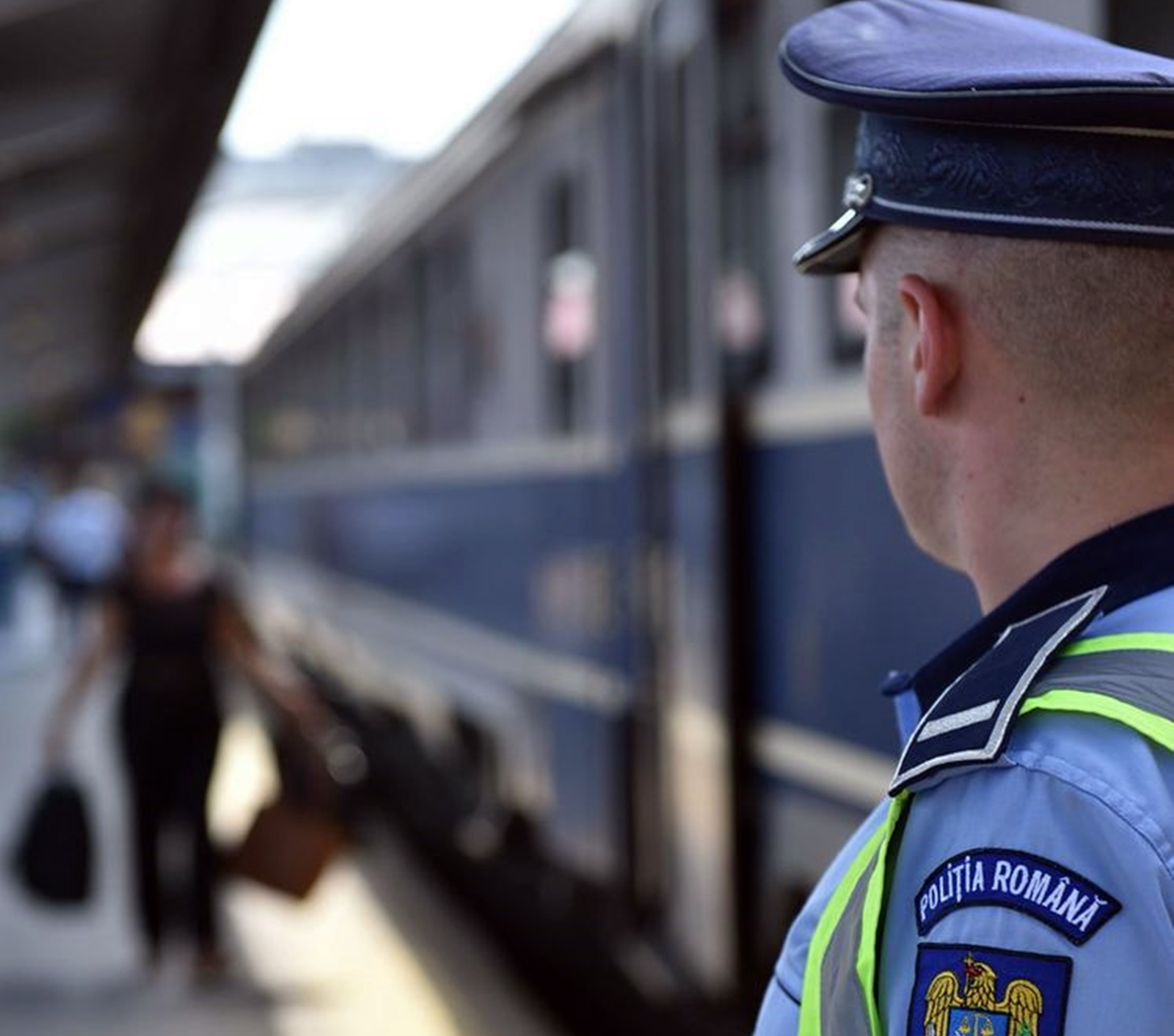 Polițiștii clujeni îl caută pe numele bărbatului arestat în lipsă.