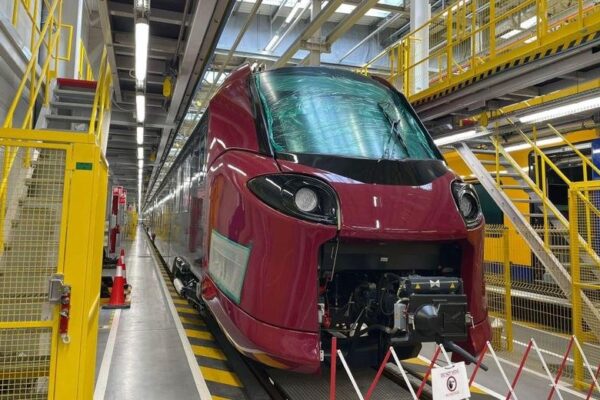 Cum va arăta noul tren electric care va circula și la Cluj cu 160 km/h? FOTO
