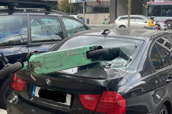 Legea junglei în „orașul de cinci stele”. Un clujean s-a ales cu mașina vandalizată pe Calea Mănăștur