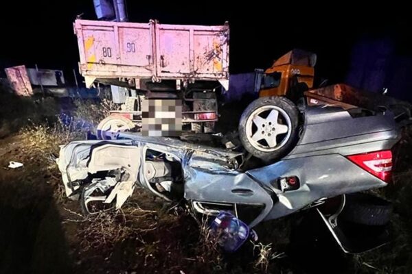 S-a răsturnat cu mașina lângă Huedin