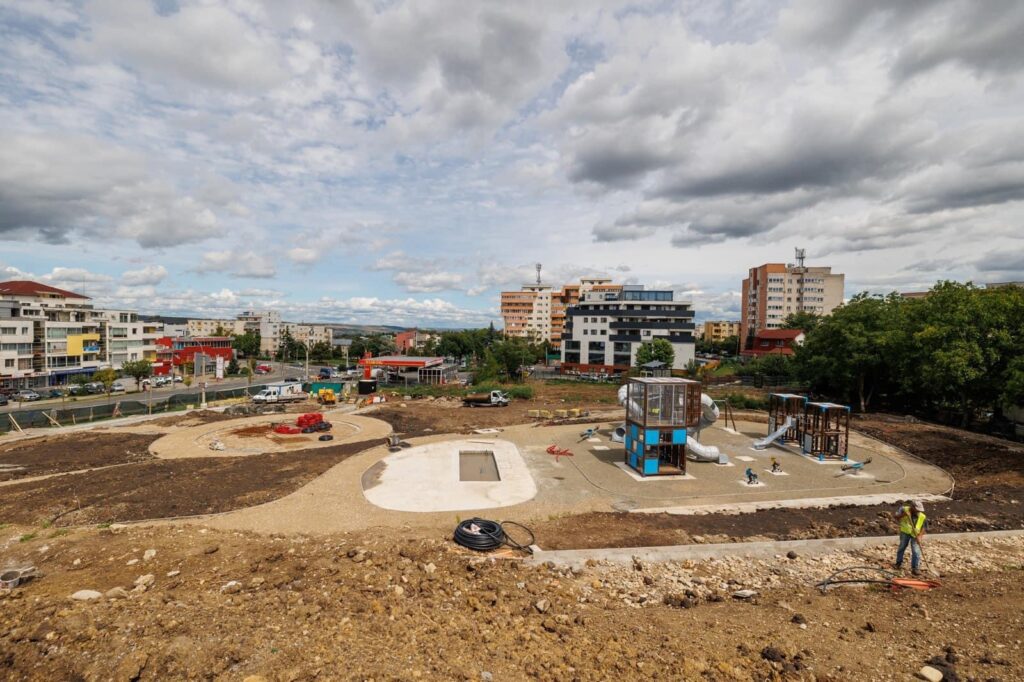 Primăria construieste un parc.