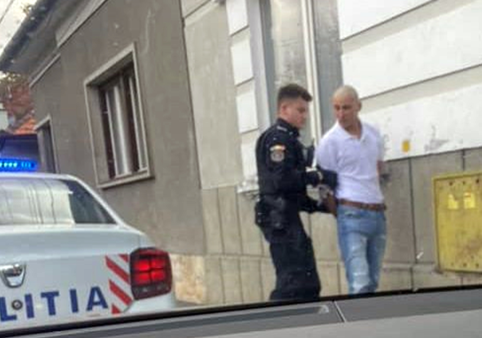 Lucian Andruc a fost obligat să poarte o brățară de monitorizare.