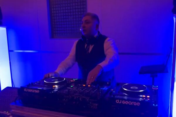 Atmosferă incendiară la microrevelionul Consiliului Județean Cluj. Alin Tișe a fost DJ-ul serii